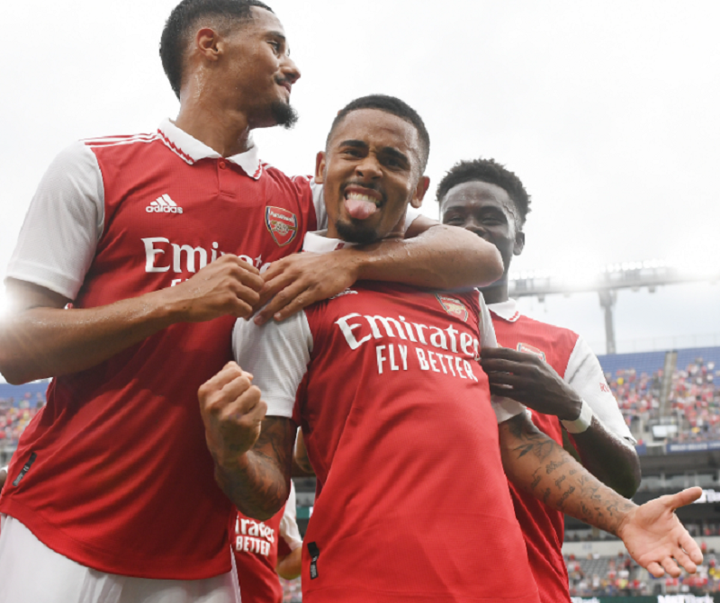 arsenal-ruc-sang-tai-champions-league